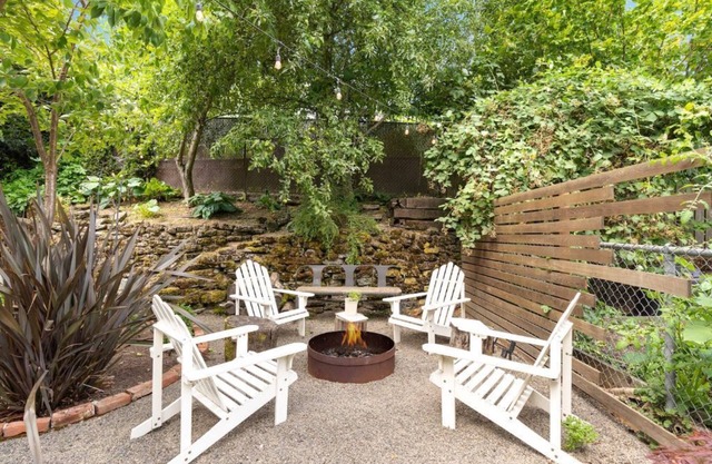 Urban Victoria Nat. Historic Registry 4-bed home!