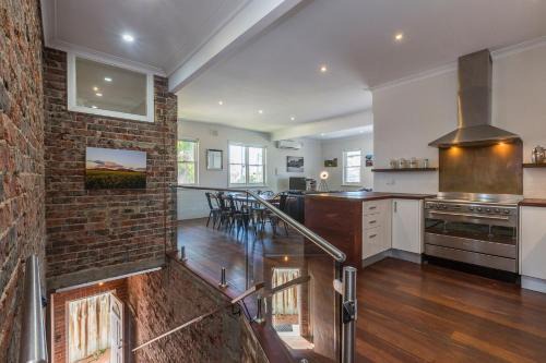 UrbanStyle Claremont Apartment