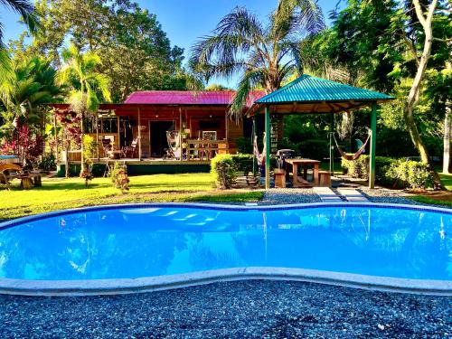 Uvita Oasis Retreat with Villa Cabins and Apartment
