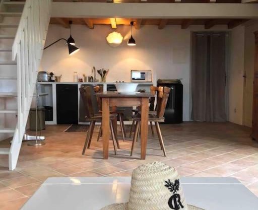 Uzès proche,charmant pied a terre avec terrasse