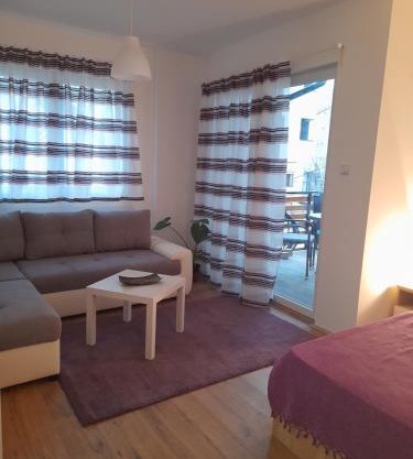 V & V Studio Apartments