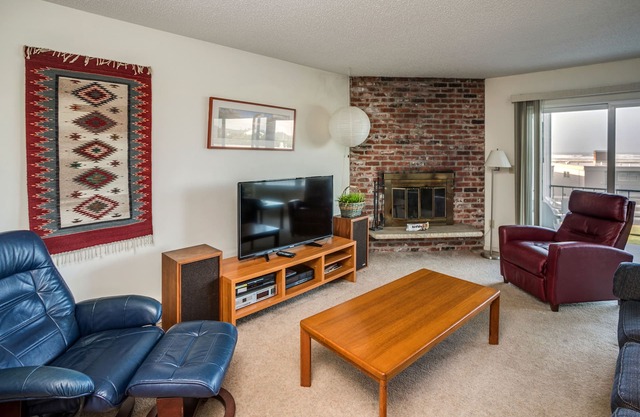 V473 1st Floor 2 Bedroom, ocean view, No cleaning fees