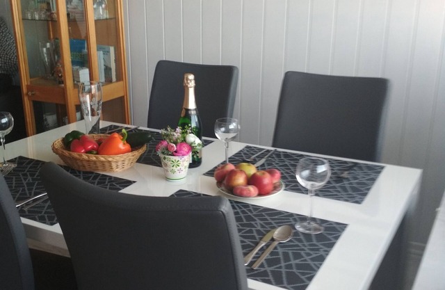 Vacation apartment with lake view, close to the beach with WiFi, dishwasher, microwave