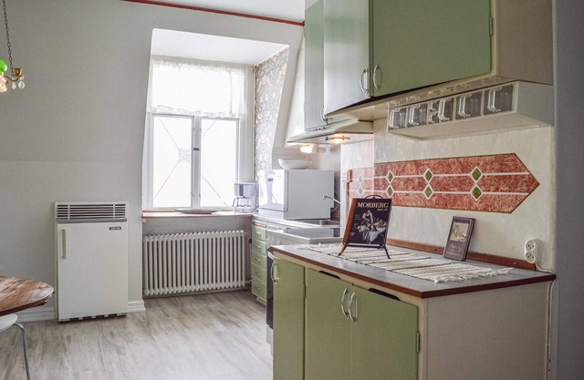 Vacation apartment in charming house in the center of Nynäshamn.