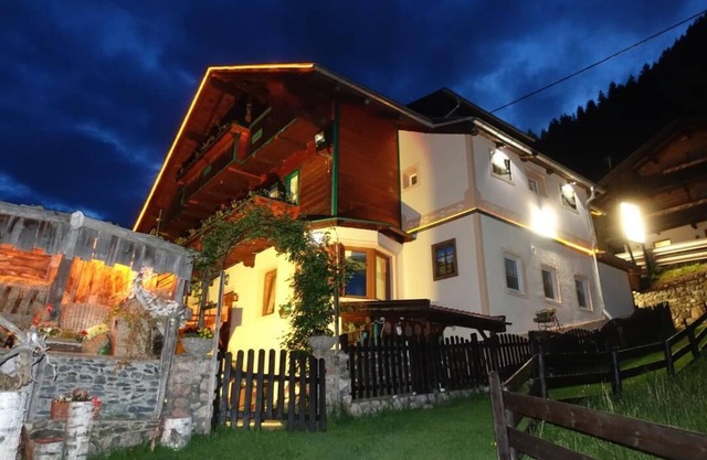 Vacation apartment Zillertal for 4-7/8 people with 3 bedrooms