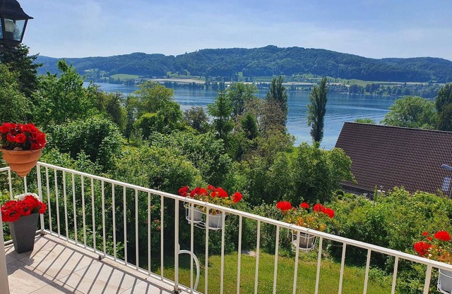 Vacation home Bellevue, within walking distance of public access to Lake Constance, panoramic lake view