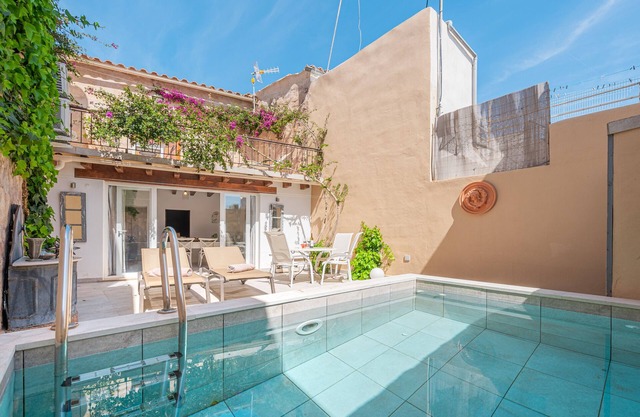 Vacation Home "Can Raixa" with Private Pool, Private Terrace & Wi-Fi