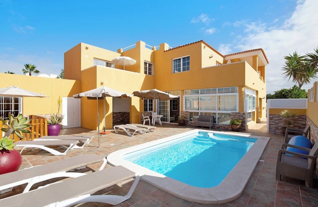 Vacation Home "Casa Paco 1" with Private Terrace, Shared Pool & Wi-Fi