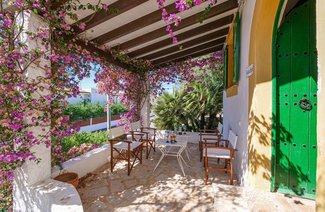 Vacation Home Chateau Mahe with Sea View, Wi-Fi, A/C, Balcony & Terraces