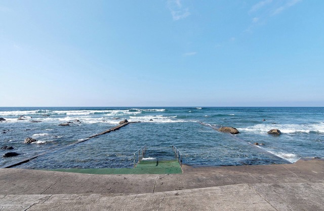 Vacation Home "El Altillo House" with Sea View, Shared Terrace & Wi-Fi
