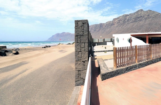 Vacation Home 'Bungalow Aguamar' with Sea View, Shared Terrace & Wi-Fi