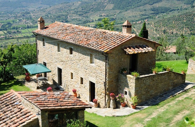 Vacation Home in Cortona with 2 bedrooms sleeps 4