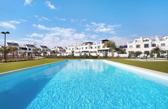 Vacation Home "La Casa Blanca" with Mountain View, Shared Pool & Wi-Fi