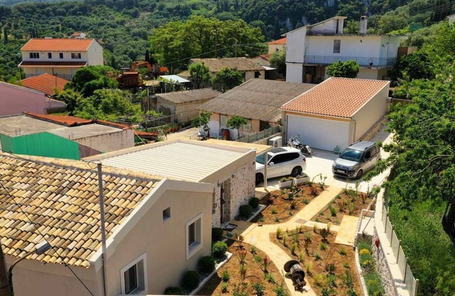 Vacation Home "Pagoi Village Maissonette" with Mountain View, Private Garden & Wi-Fi