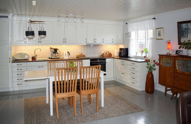 Vacation home with a mountain bike trail right outside the door.
