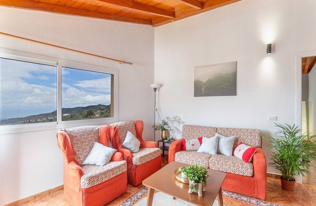 Vacation 'Montaña' with Mountain View, Wi-Fi and Air Conditioning