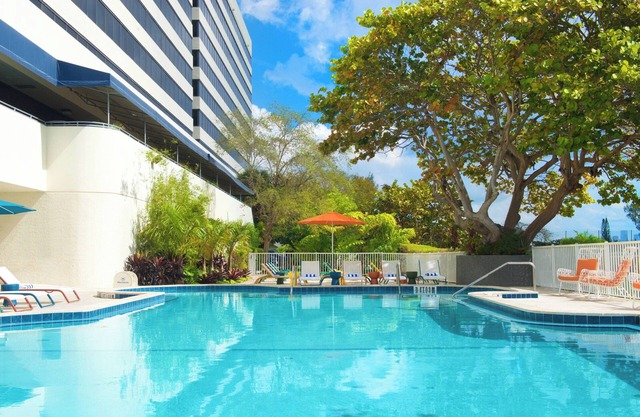 Vacation Starts Here! 4 Great Units, Near Melreese Golf Course!