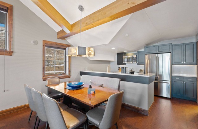 Vail Village Location, Ski-In/Ski-Out Base Camp - Full Private Condo in a 5 Star Hotel