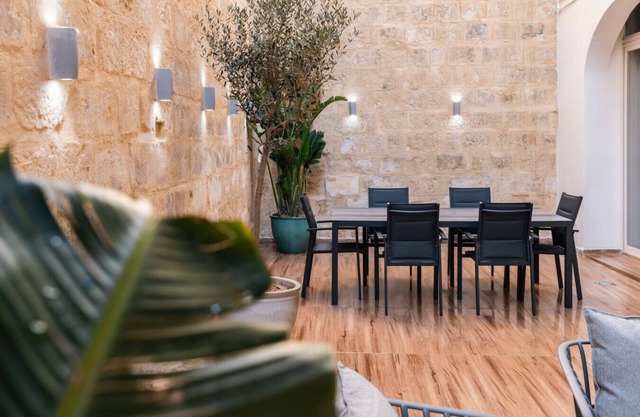 Valletta Waterfront Backyard Flat by ArcoBnb
