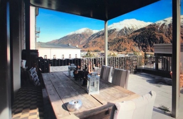 VALUABLE APARTMENT IN ST. MORITZ - CHESA LA POSTA 100 m2 6 PLACES
