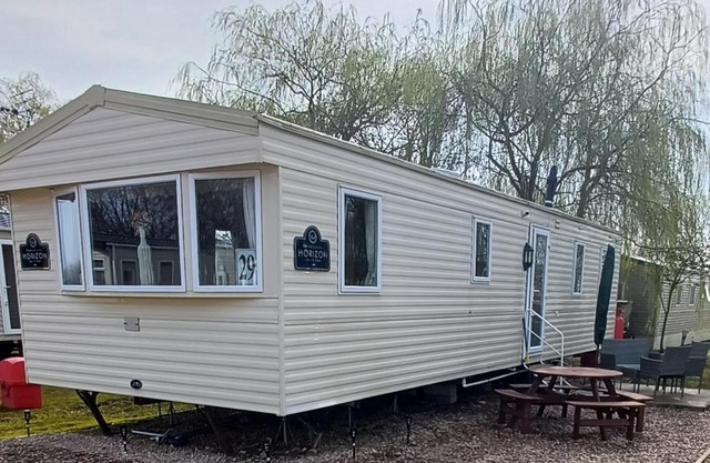 Value family friendly 3 bed cabin on Tattershall Lakes Country park