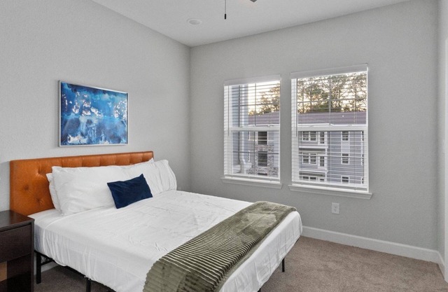 Vanguard 1BD 4 - One Bedroom Apartment, Sleeps 2