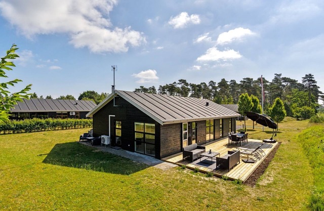 "Veiko" - 1.2km from the sea by Interhome