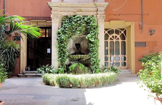 Velia Relais