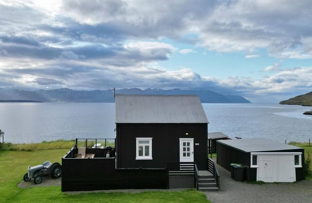 Vellir- Home with a view
