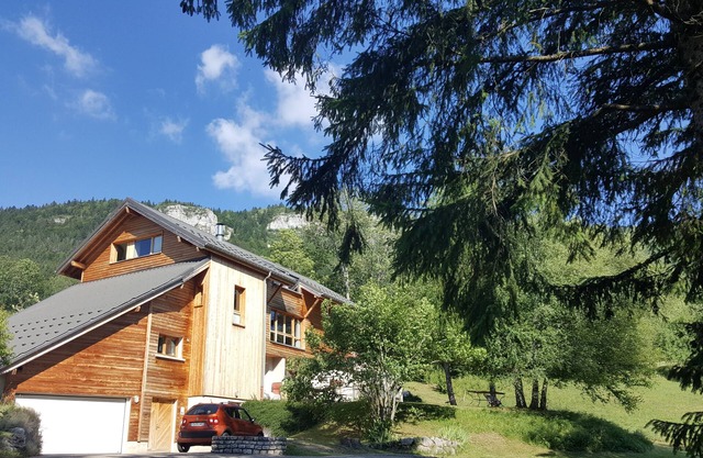 Vercors, T4 mountain apartment, sleeps 9, sauna or Nordic bath, 3 bedrooms