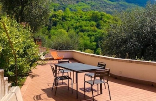 Verdin House - House in the hills surrounded by greenery with breathtaking panoramic views