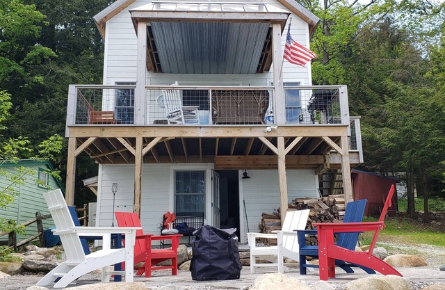 Vermont Lakefront Getaway “The Wild Loon” Waterfront Home with phenomenal Views!