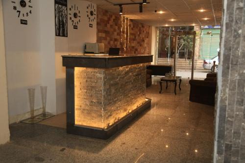 Verssailles Pyramids Hotel