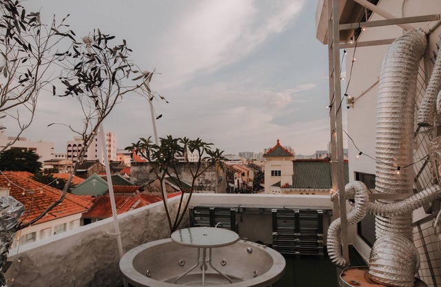 Very Hotel