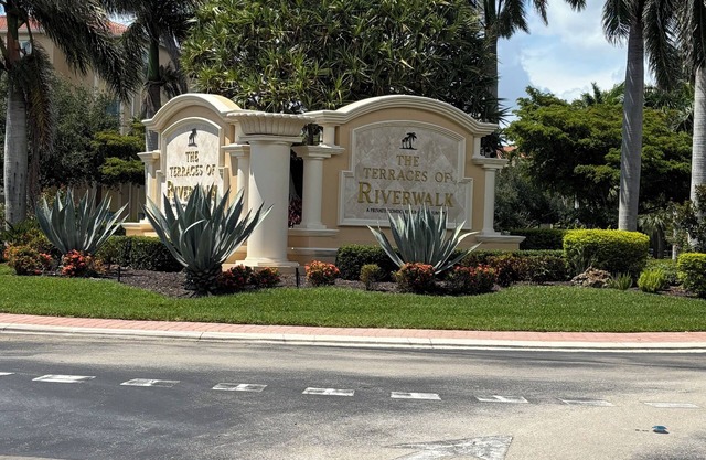Very Nice and Large 1500+square Ft Riverwalk Condo Top Floor