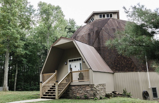 Very unique and quaint dome house retreat in the Appalachian Mountains