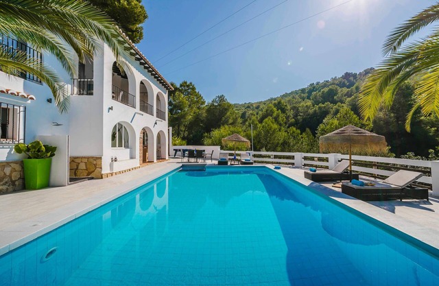 Villa Angeles Blanco by Villa Plus