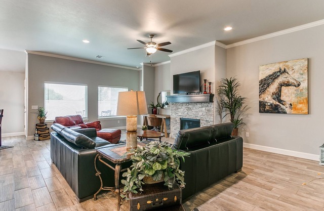 Vibrant and Fun in Cul De Sac