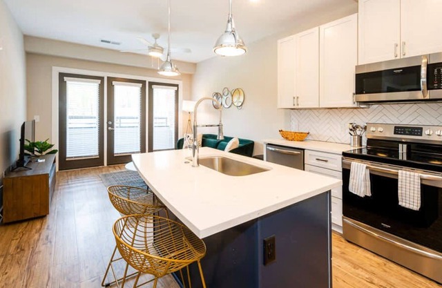 Vibrant and Spacious 1BR w/ Pool, Parking and Gym