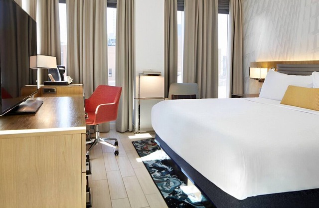 Vibrant & Elegant King Suite with Free Wi-Fi!
