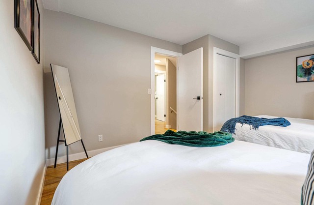 Vibrant In The Valley | Arcade | 4 Bed | Sleeps 8!