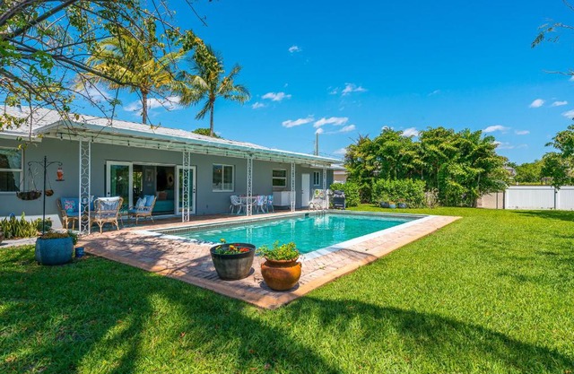 Vibrant Pool Home! Kayak, Firepit & Playground!