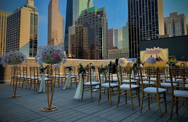 Viceroy Chicago, 2 Family-friendly Deluxe Queen Queen Rooms, Onsite Pool!