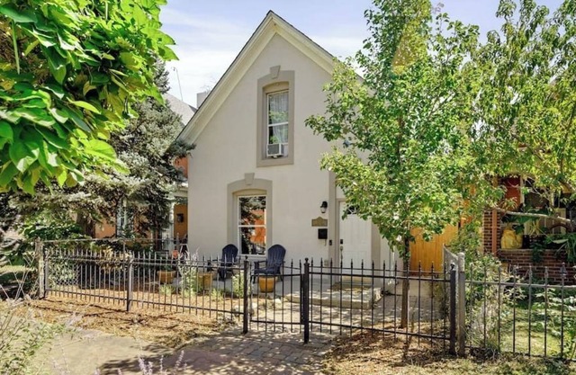 Victorian Charmer and Carriage House, Walk to RiNo