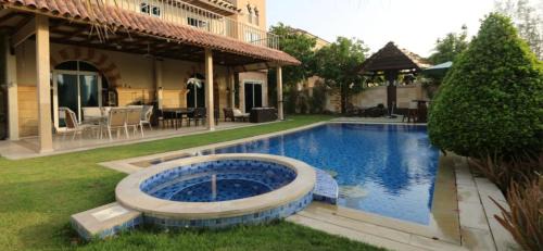 Victory heights villa