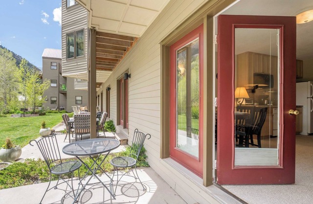 Viking Lodge 117 by Avantstay Ski Home w/Communal Pool & Hot Tub