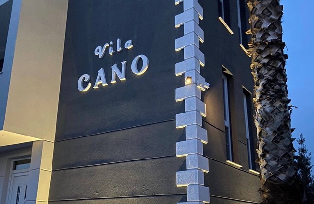 VILA CANO