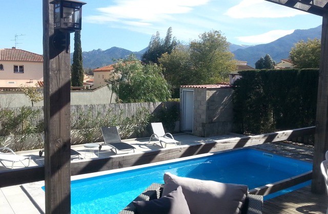 Villa Franbikini: 4 air-conditioned bedrooms, sleeps 9, salt pool, calm, sun