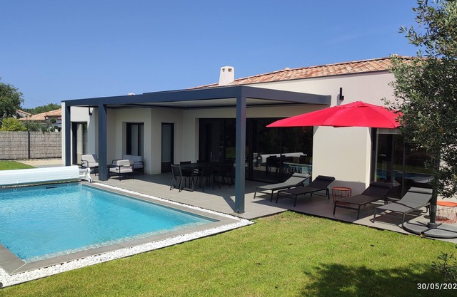 Villa à 800 Mètres Cœur du Village Accessible à Pied, Secteur Sécurisé et Calme