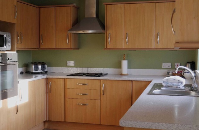 Villa 1, 3 Bedrooms, Sleeps 8, with Leisure Club Access